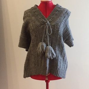 Wool sweater with 3/4 sleeve